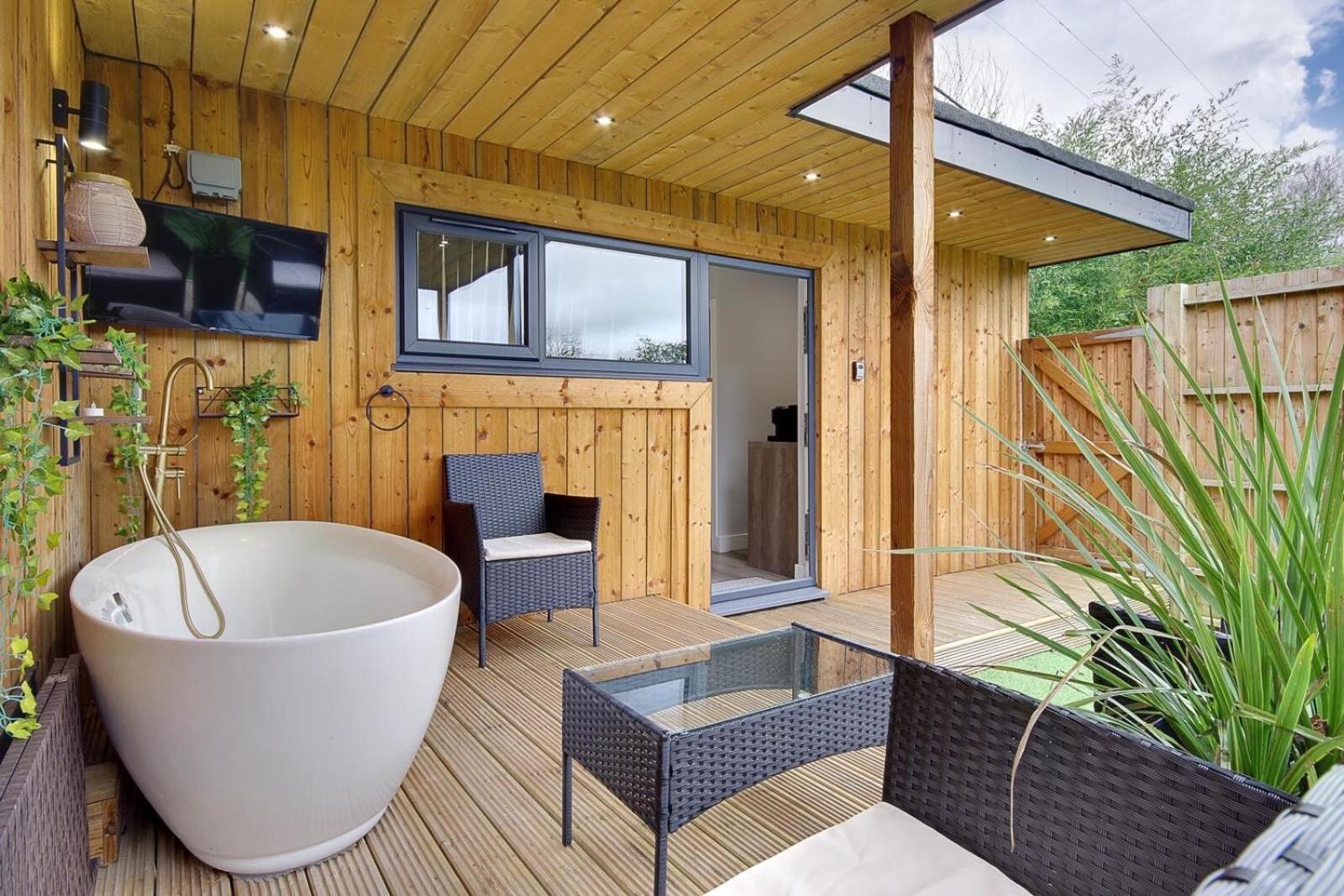 Little Paddock Villa Ringwood Room photo