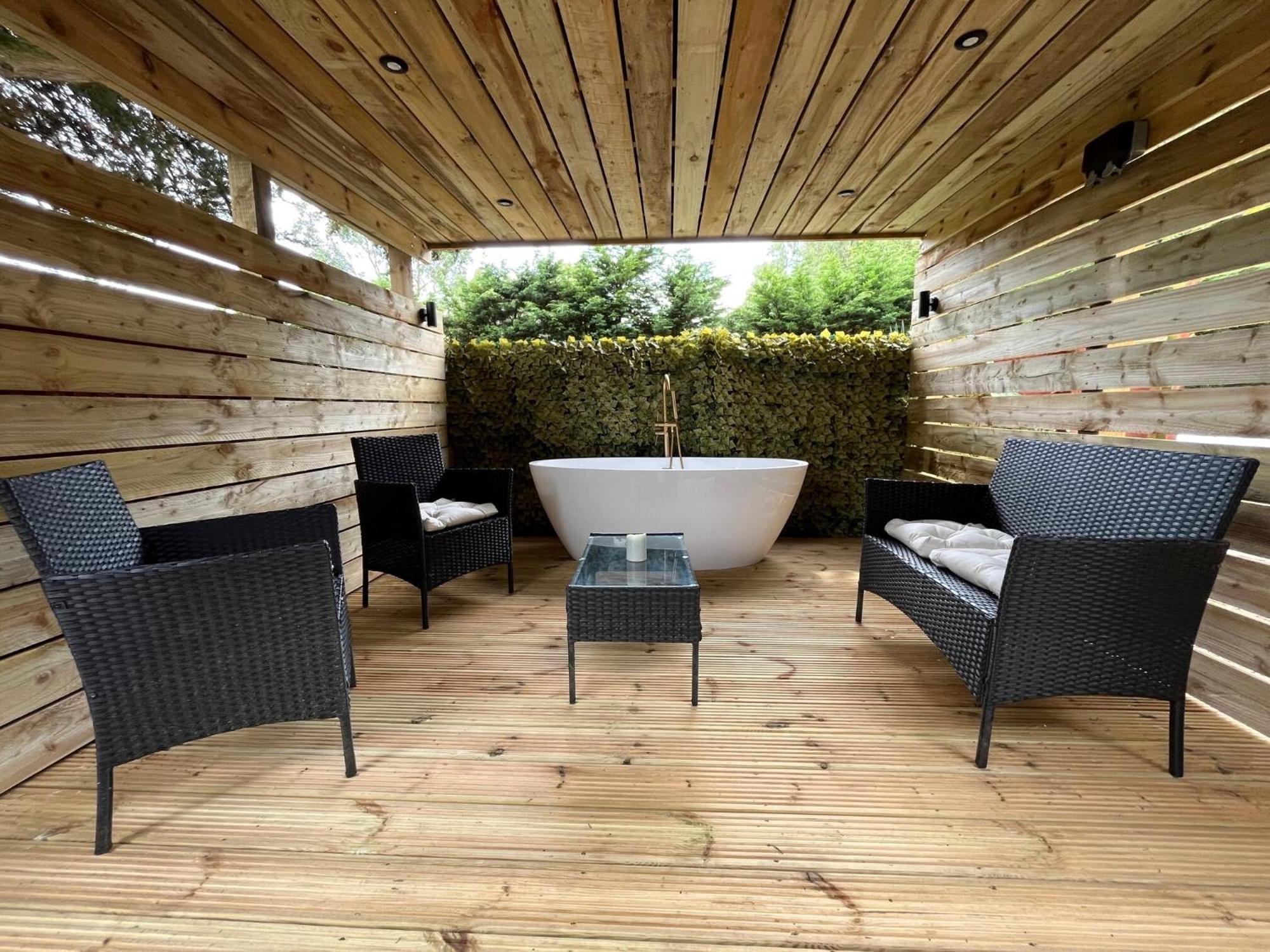 Little Paddock Villa Ringwood Room photo